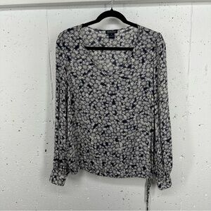 Lucky Brand size Medium Blue Floral Drawstring Bottom Blouse